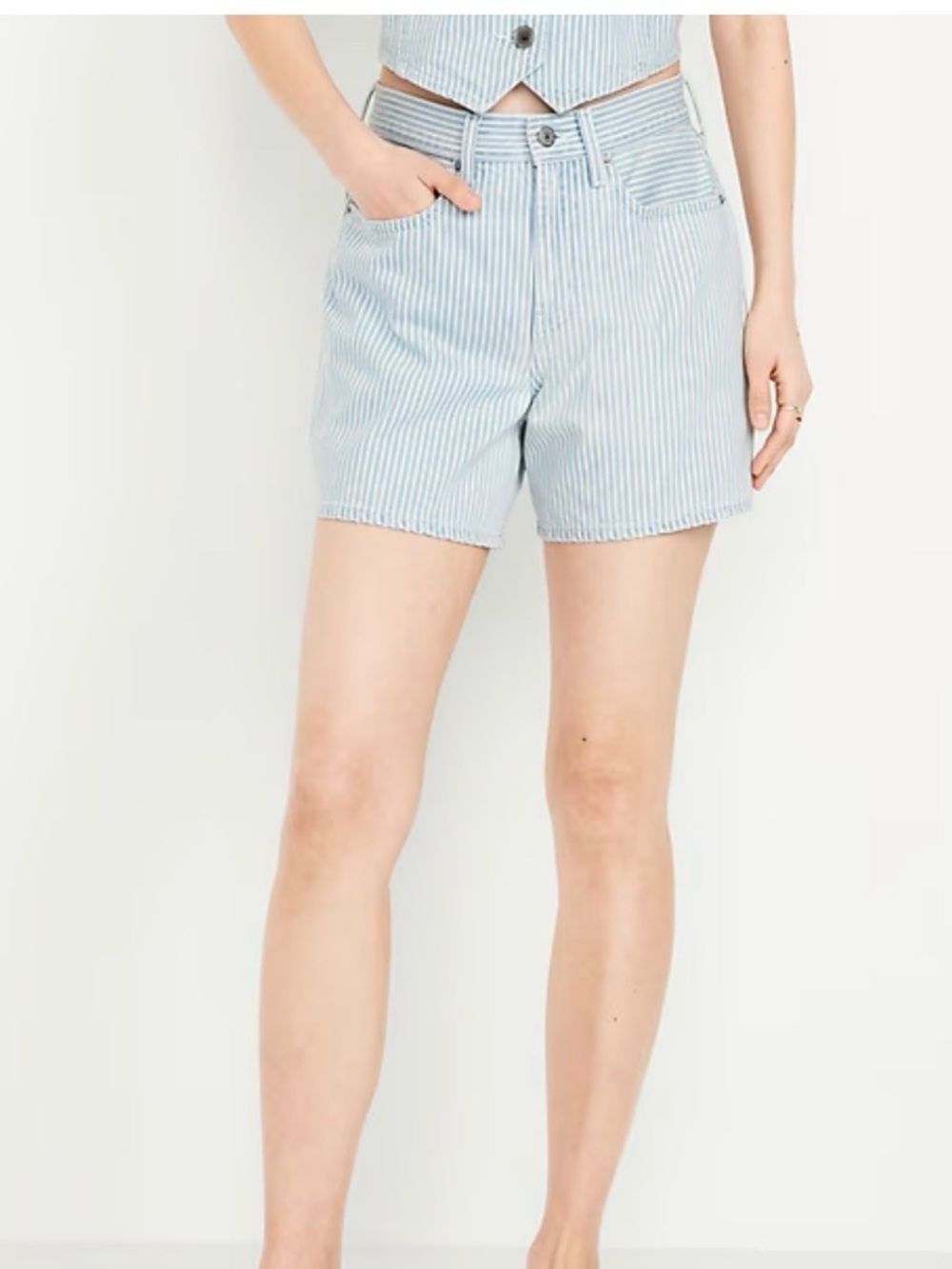 Old Navy curvy fit shorts, 5 inch inseam size 14. 100% cotton